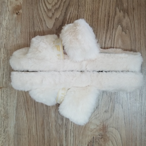 Fabletics Womens Snug Strap Slippers Off White Houseshoes - Picture 6 of 9